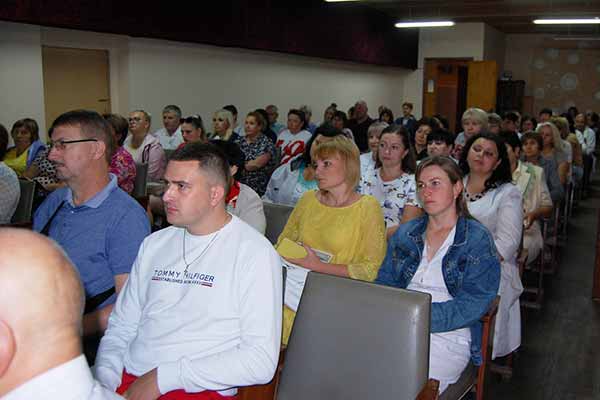 Медиків Гребінківської міської лікарні привітали з професійним святом