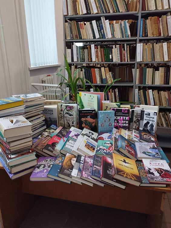 85 нових сучасних книг отримала Лубенська бібліотека
