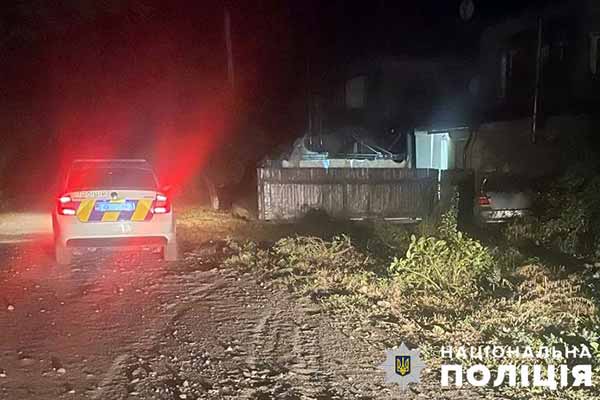 На Миргородщині п'яна водійка легковика в’їхала у будинок