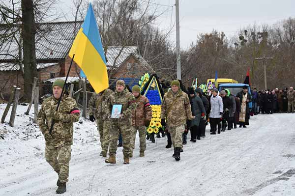 На Полтавщині провели в останню путь Героя-захисника Олега Яременка