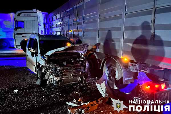 На Полтавщині унаслідок зіткнення автомобілів постраждали троє людей