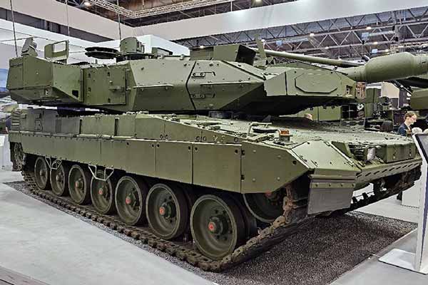 Нова демонстраційна модель танка Leopard 2A8