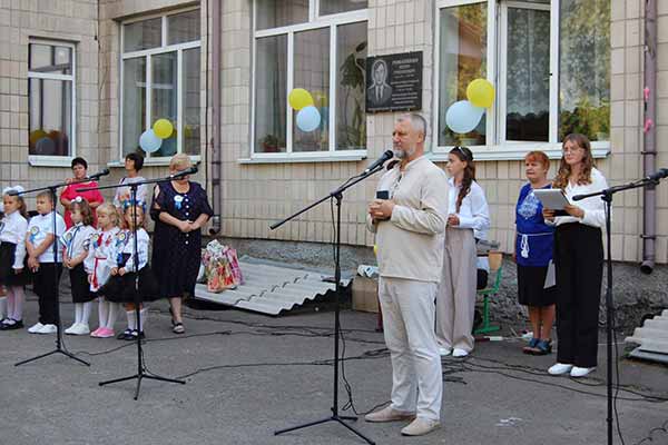 меморіальні дошки полеглим Героям-землякам у школах Гребінківщини