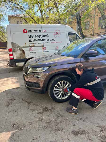 Шиномонтаж автомобиля Шиномонтаж автомобиля