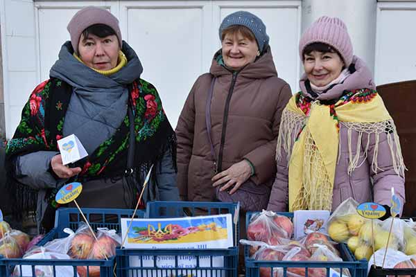 Благодійна ярмарка на підтримку ЗСУ в Пирятині