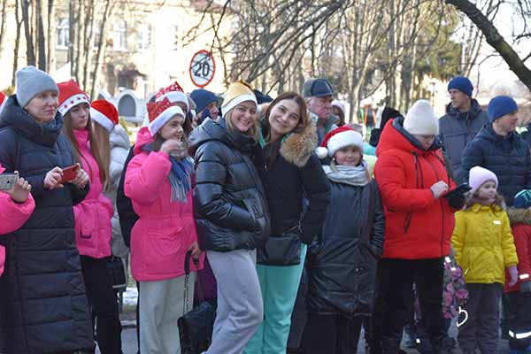 Благодійна ярмарка на підтримку ЗСУ в Пирятині