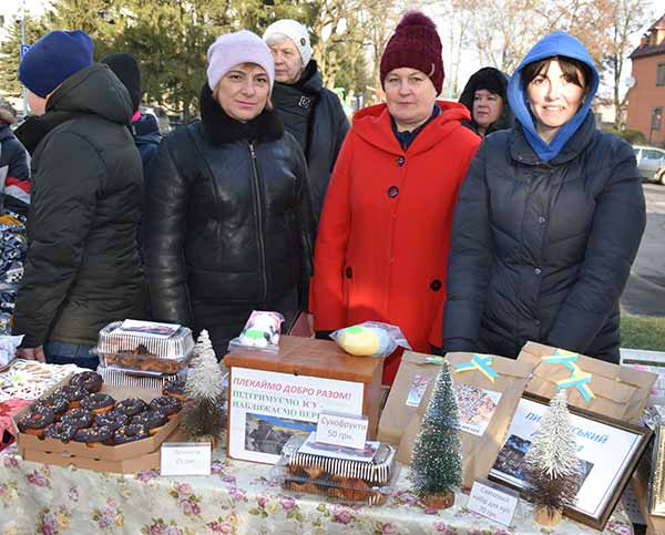 Благодійна ярмарка на підтримку ЗСУ в Пирятині