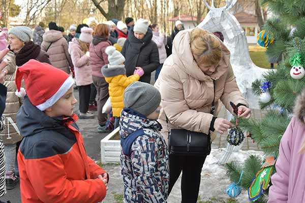 Благодійна ярмарка на підтримку ЗСУ в Пирятині