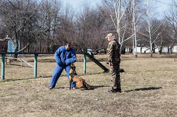 Дмитро Лунін ознайомився з роботою кінологічного центру поліції