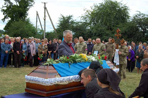 Гребінківська громада провела в останню дорогу свого земляка