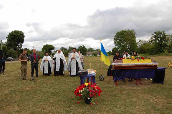 Гребінківська громада провела в останню дорогу свого земляка