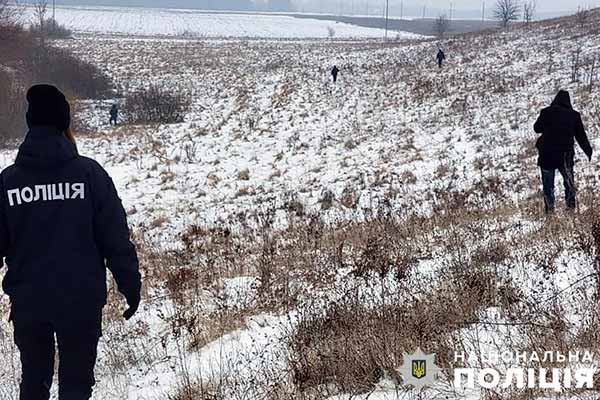 Знайшли мертвим в чагарниках