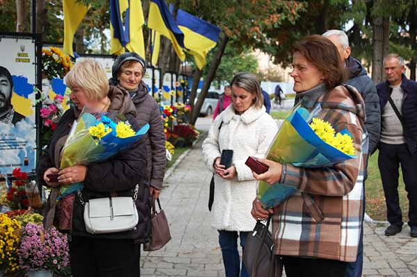 Родинам полеглих передали їх посмертні ордени