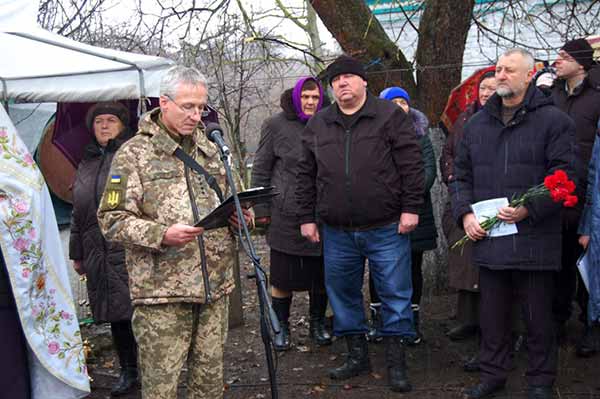 У Почаївці провели в останню дорогу Олександра Опанасенка