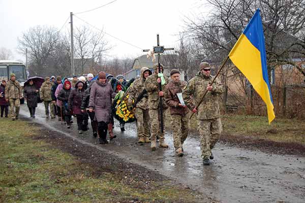 У Почаївці провели в останню дорогу Олександра Опанасенка