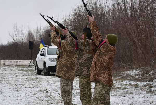 На Полтавщині провели в останню путь Героя-захисника Олега Яременка