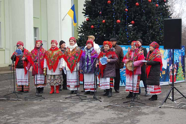 У Гребінці відбувся благодійний концерт біля головної ялинки громади