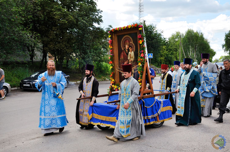 20 липня 2016 р. Всеукраїнська Хресна хода миру пройшла через м. Гребі