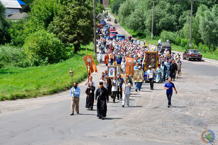 20 липня 2016 р. Всеукраїнська Хресна хода миру пройшла через м. Гребі