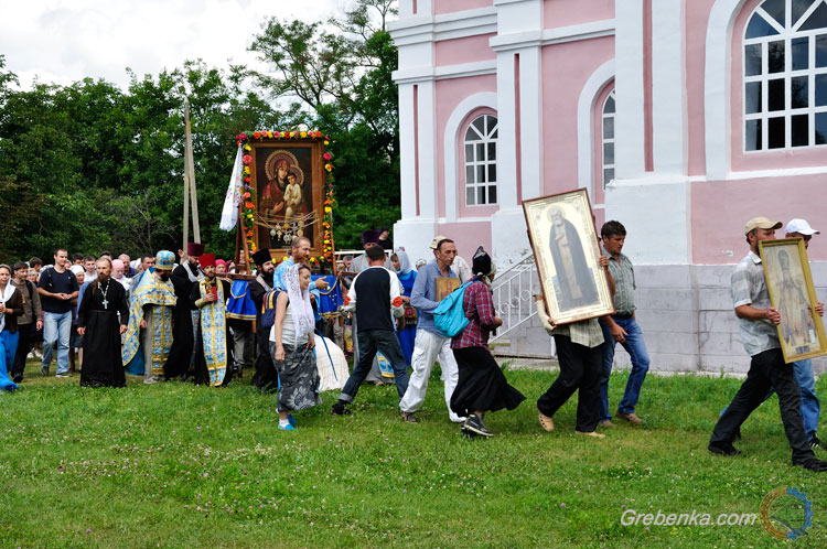 20 липня 2016 р. Всеукраїнська Хресна хода миру пройшла через м. Гребі