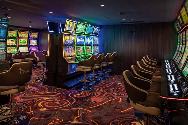 Онлайн казино First Casino Онлайн казино First Casino